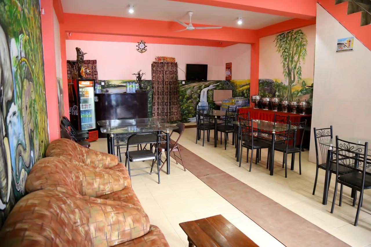 Siumi Rest Hotel Nallathanniya Exterior photo